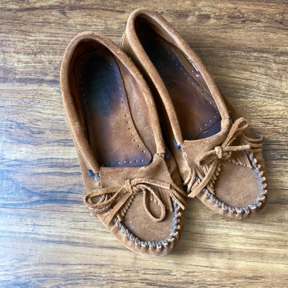 Minnetonka leather moccasins size 6.5